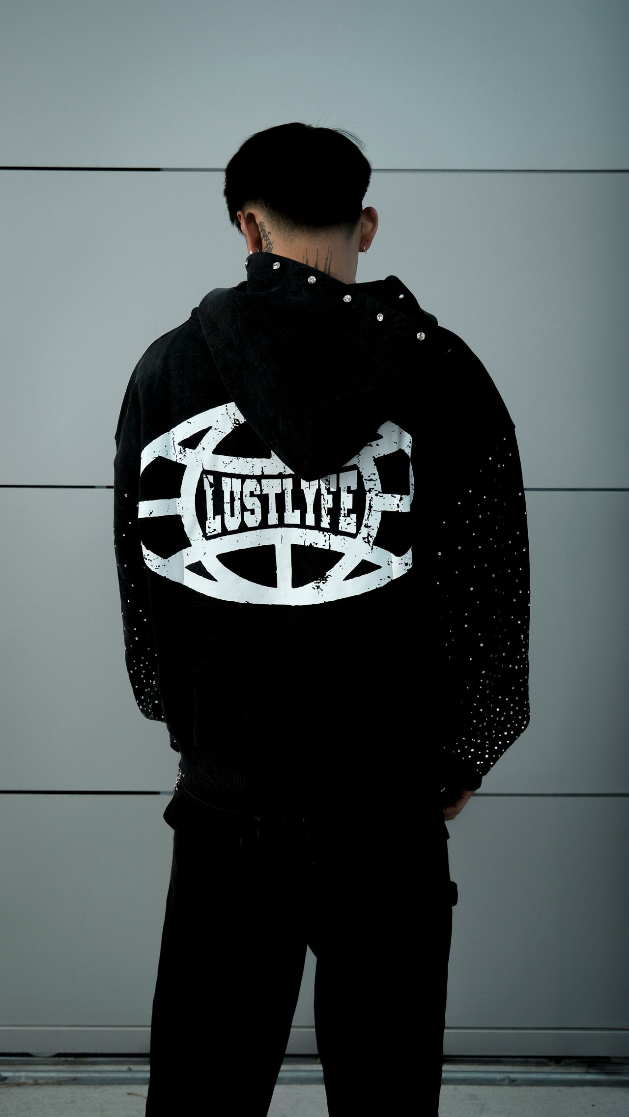 ASH BLACK WORLDWIDE HOODIE