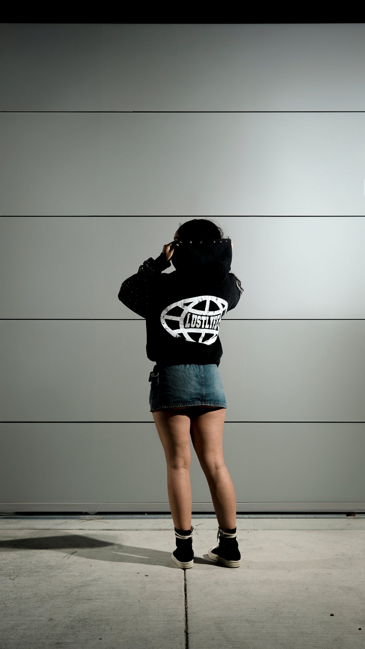ASH BLACK WORLDWIDE HOODIE