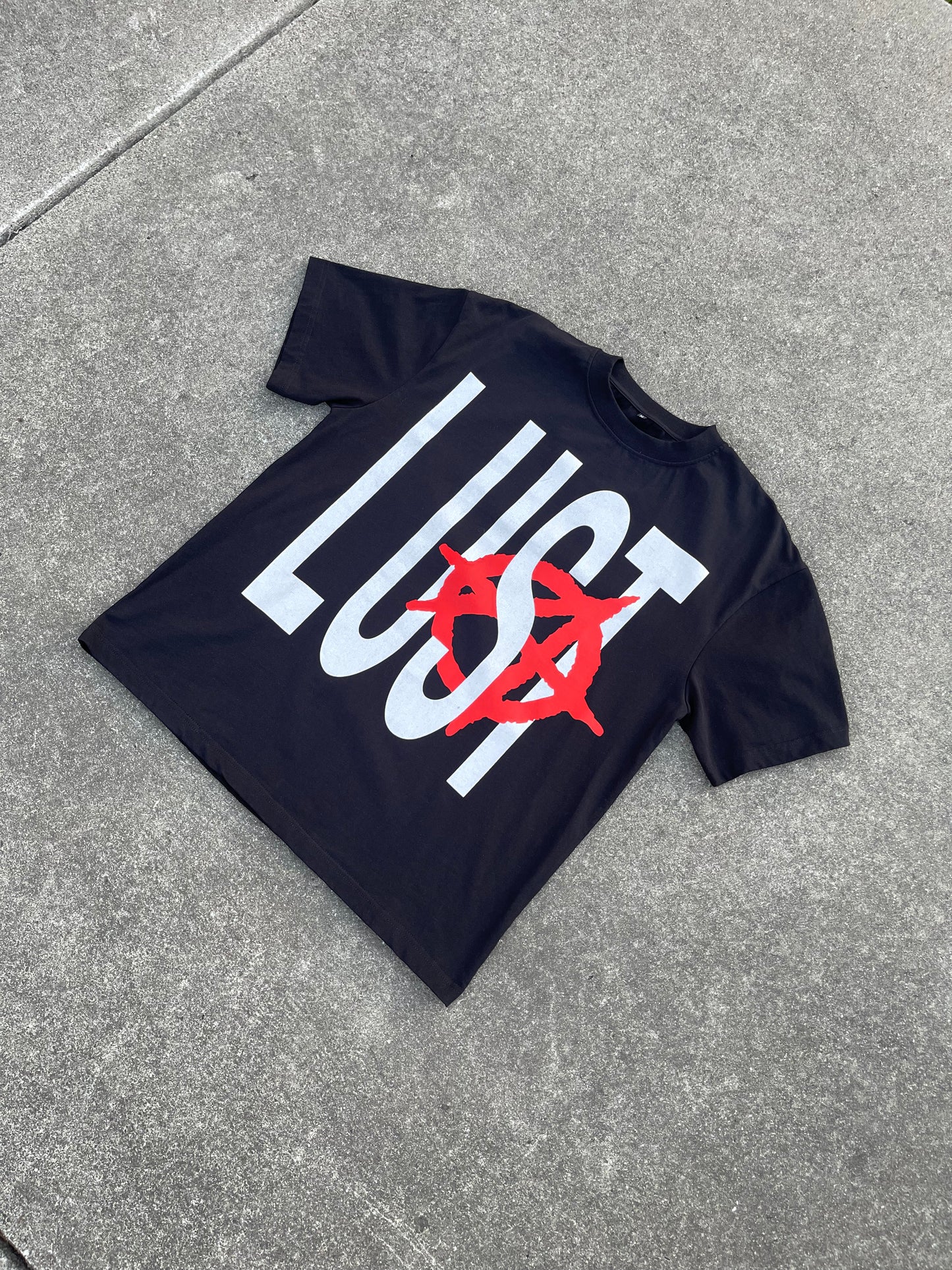 LUST TEE